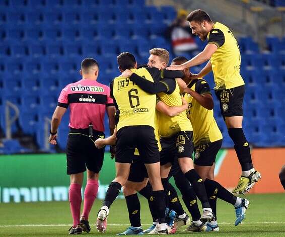 מכבי נתניה חוגגת על חשבון בית"ר // צילום: ברני ארדוב