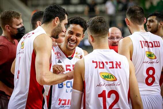 כארם משעור חוגג בדרבי של חיפה // צילום: מאור אלקסלסי