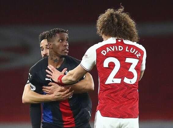 לואיז וזאהה מתעמתים // צילום: EPA