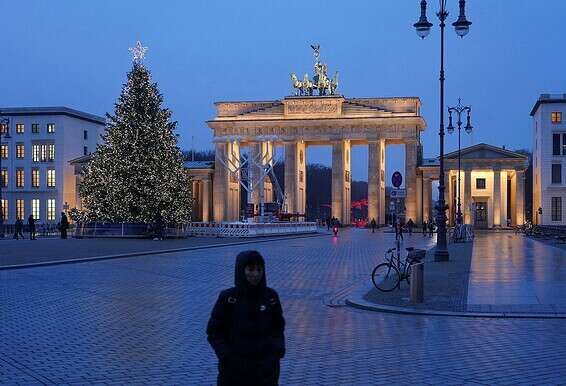 אזור שער ברנדנבורג שבברלין ריק כמעט לחלוטין מאנשים, שלשום // צילום: Getty Images