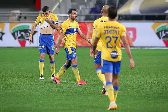 שחקני מכבי ת"א מול נתניה. משהו הולך להשתנות? // צילום: עמי שומן