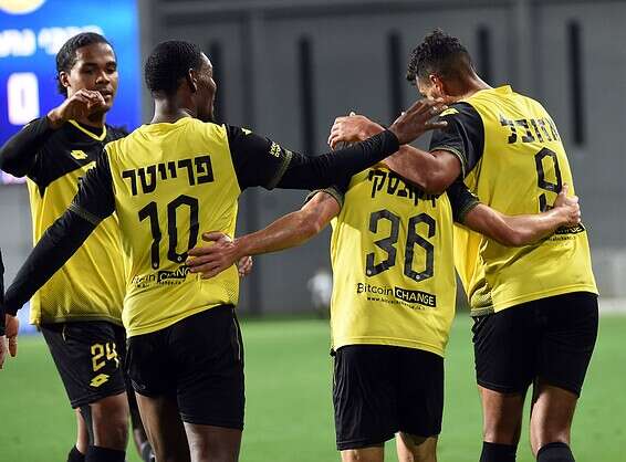 מכבי נתניה חוגגת, הערב // צילום: ברני ארדוב