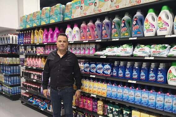 "אין אצלי מבצעים". מיכאל פינטו