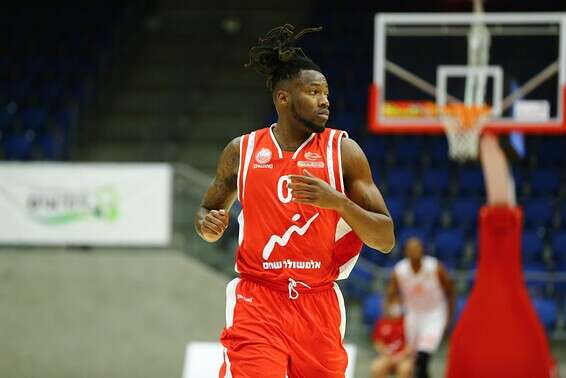 "לא רבים יכולים להגיד שהם התאמנו עם לברון, וויד ובוש" // צילום: לירון מולדובן