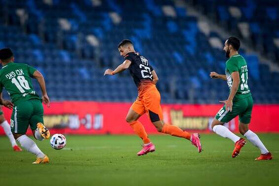 רודריגס בעקבות ליואיץ', הערב בסמי עופר // צילום: מאור אלקסלסי