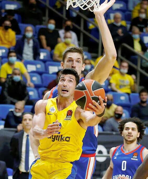 דיברתולומיאו בדרך לסל, הערב // צילום: אלן שיבר