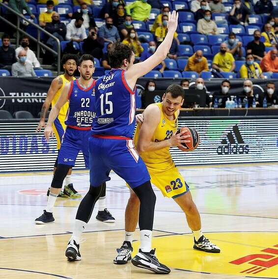 זיזיץ' מנסה לחדור, הערב בהיכל // צילום: אלן שיבר