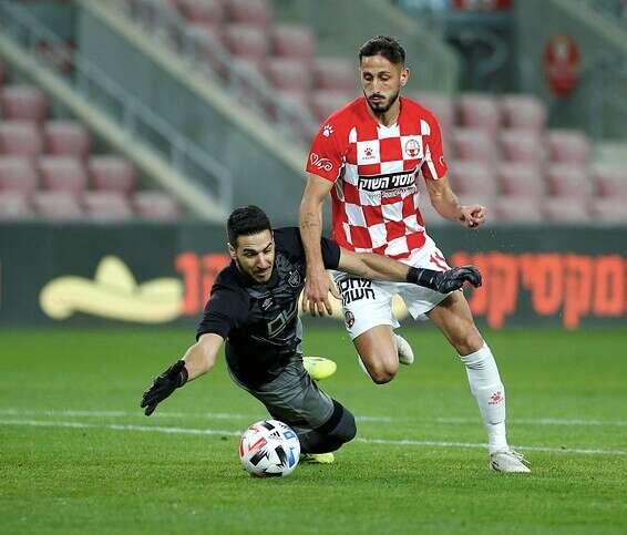 ניצן עוצר את יחזקאל, הערב בטרנר // צילום: אלן שיבר