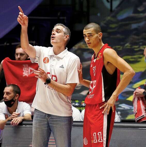 מדר וקסטריטיס, היום בחולון // צילום: אלן שיבר