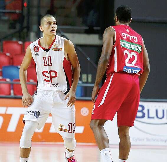 ים מדר מול פיליפ // צילום: אלן שיבר