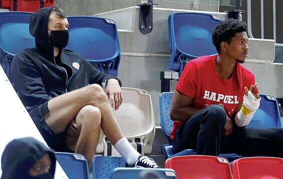 דייוידאס סירווידיס ביציע. בדרך לאמריקה // צילום: אלן שיבר