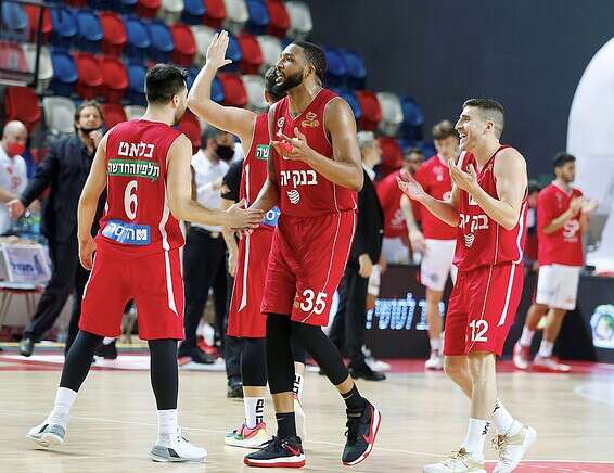 הפועל ירושלים חוגגת בדרייב אין // צילום: אלן שיבר