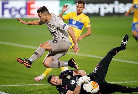 טננבאום מציל עוד שער בטוח // צילום: אלן שיבר