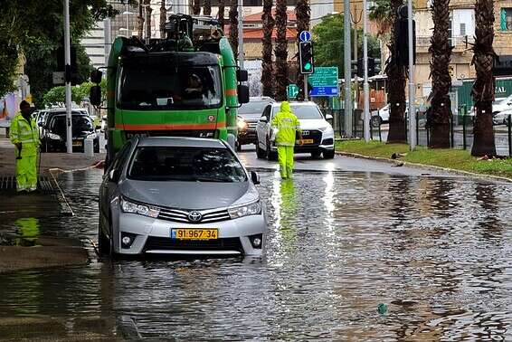 המשטרה מזהירה מנסיעות לא הכרחיות // צילום: הרצי שפירא