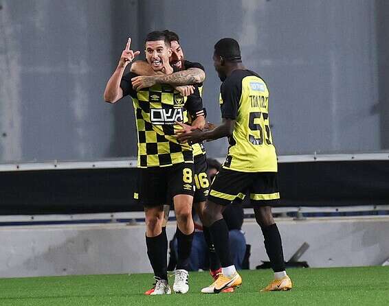 בית"ר ירושלים חוגגת עם עידן ורד // צילום: דני מרון