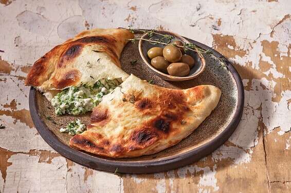 קלצונה של לוצ'יה // צילום: אנטולי מיכאלו