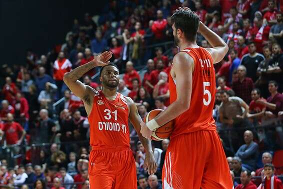 וויטי וקוק חוגגים // צילום: לירון מולדובן