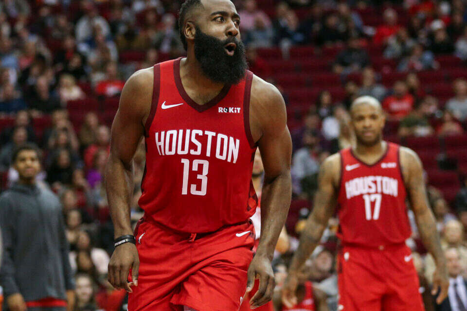 צילום: USA TODAY Sports // ג'יימס הארדן חוגג הלילה. פתח את השנה עם מטר של נקודות ,