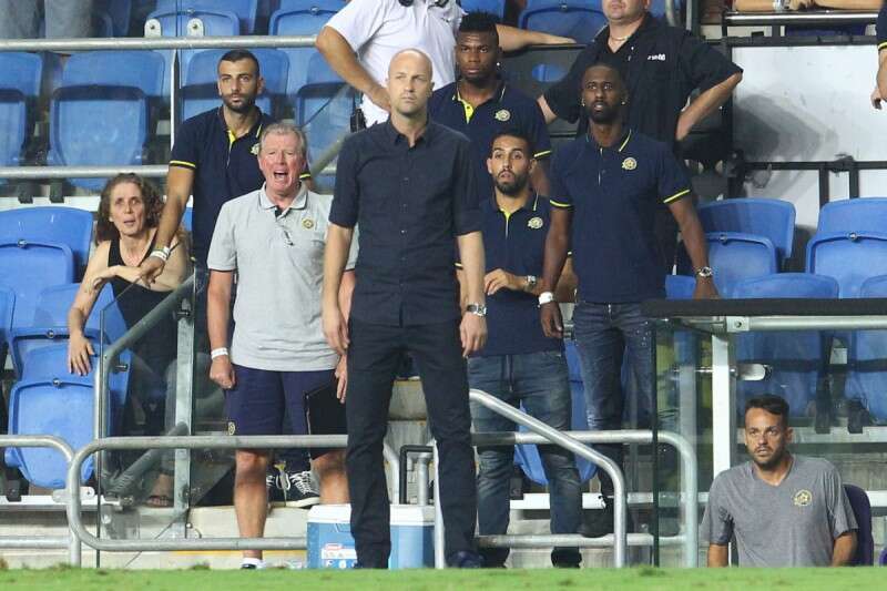 קרויף. לא יכל להרשות לעצמו להיות מודח כבר בעונתו הראשונה כמאמן // צילום: עמי שומן