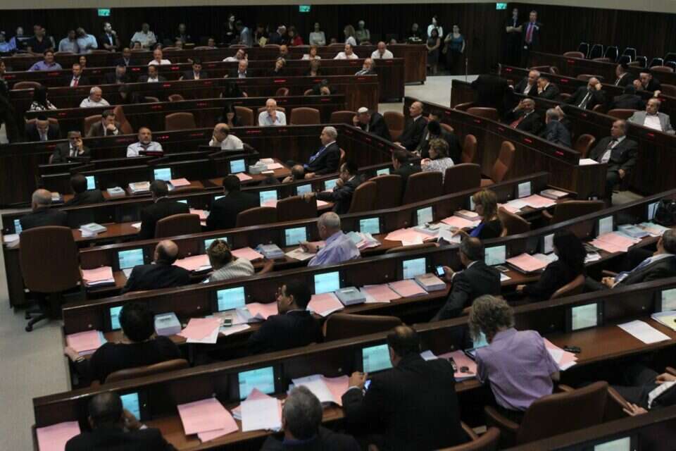 "מדינה יהודית בעלת משטר דמוקרטי". מליאת הכנסת // צילום ארכיון: מרים אלסטר ,