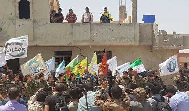 מסיבת העיתונאים של החזית הדמוקרטית בצפון סוריה // צילום: סוכנויות הידיעות