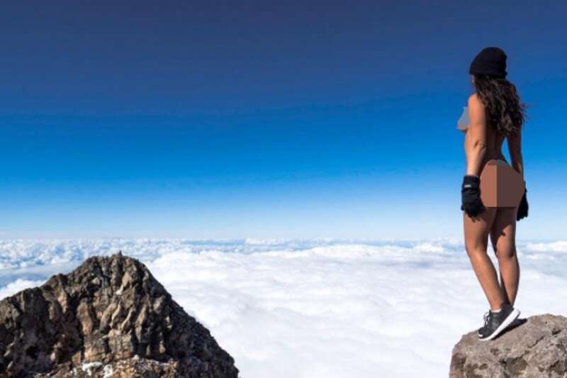 התמונה שעוררה סערה על ראשו של ההר הקדוש // צילום: אינסטגרם