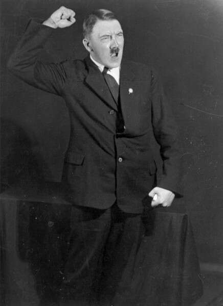 "היטלר חורר את ורידיו במאות סימני זריקה" // צילום (ארכיון): GettyImages
