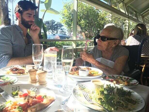 יוצאים למסעדות ומבלים יחד, כריס סלבטורה ונורמה קוק// צילום: פייסבוק