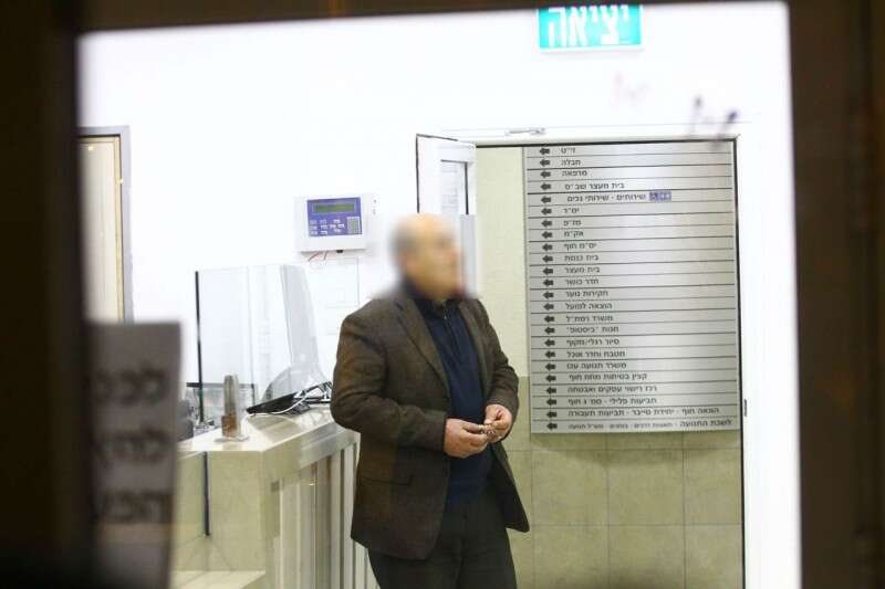 בני משפחתו של החשוד ועורך דינו