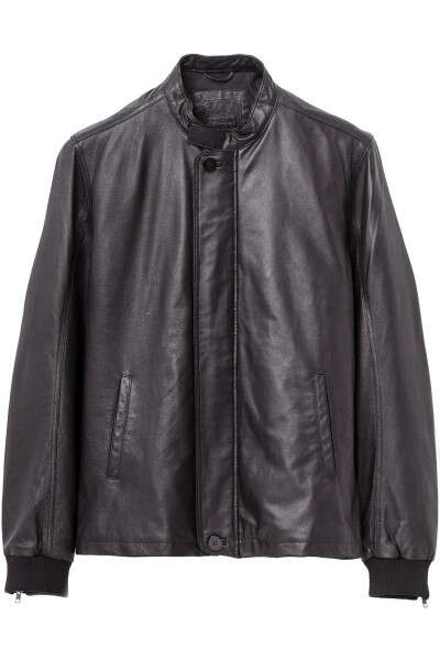 קסטרו־מן 499 ש' // צילום: נטלי זריקר