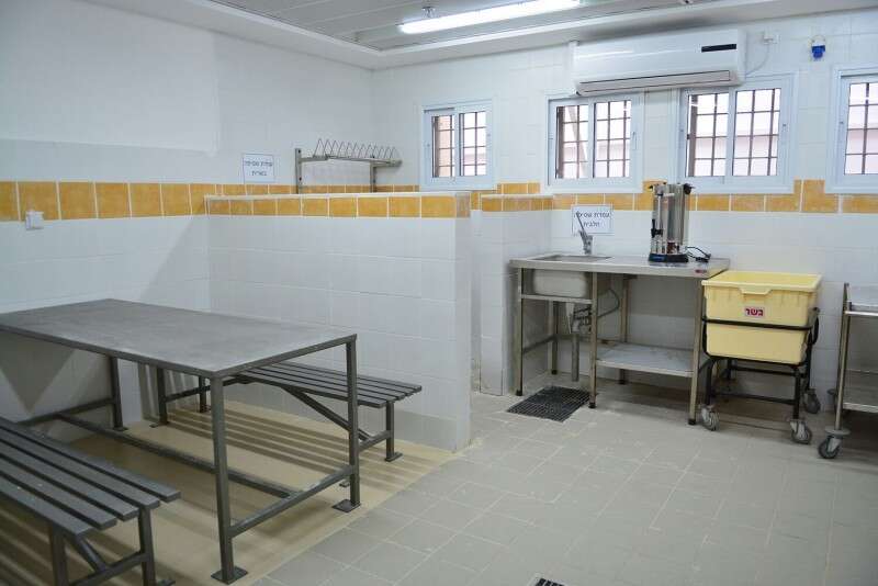 מטבחון אגף 10 // צילום: שב"ס