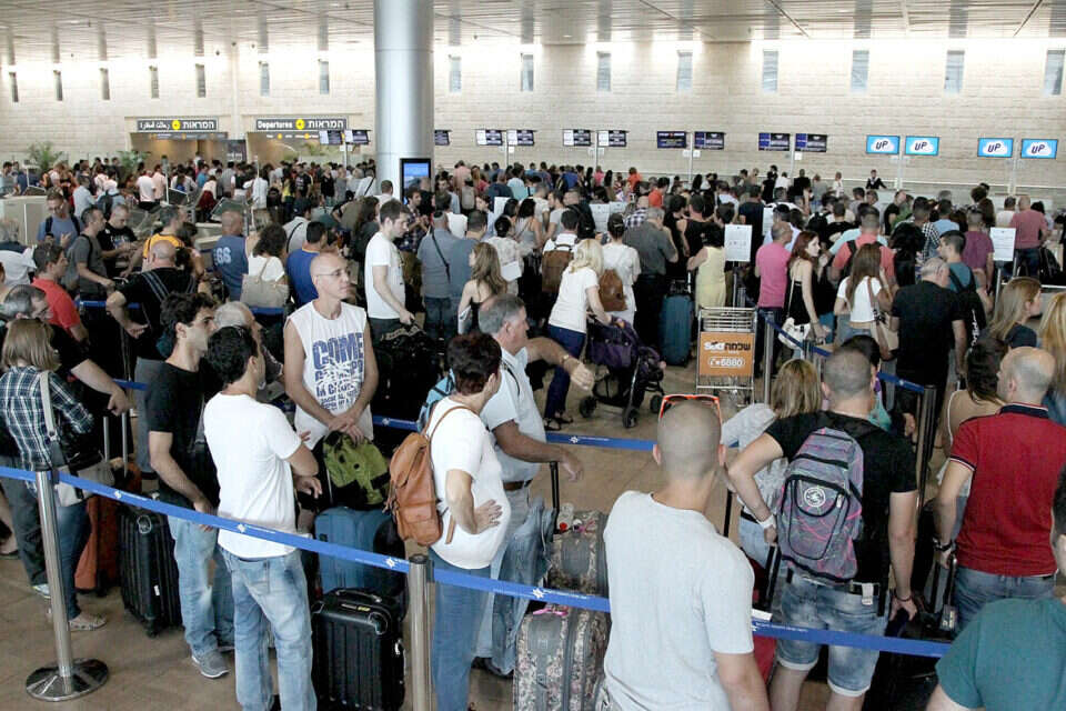 נתב"ג. גידול של 25 אחוזים בתנועת הנוסעים בחגים צילום: קוקו // נתב"ג. גידול של 25 אחוזים בתנועת הנוסעים בחגים ,