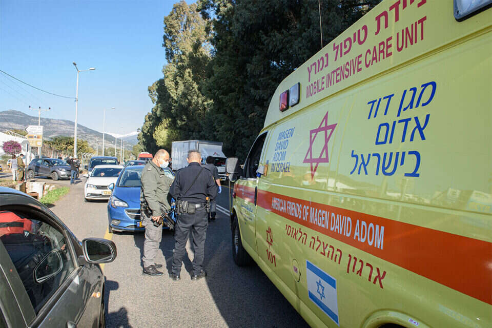 ניידת טיפול נמרץ של מגן דוד אדום (ארכיון) , צילום: אייל מרגולין, ג'יני