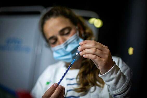 החיסון לקורונה // צילום: אורן בן חקון