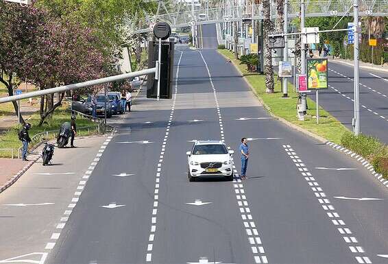 מחדירה בכוח את הזיכרון. בעת הצפירה בתל אביב // צילום: קוקו