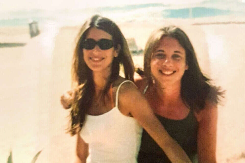 מיכל ז"ל (מימין)&nbsp; וחברתה, ליאת , 