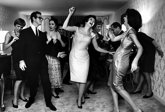 מסיבה של "החברה הגבוהה" בתל אביב, 1951