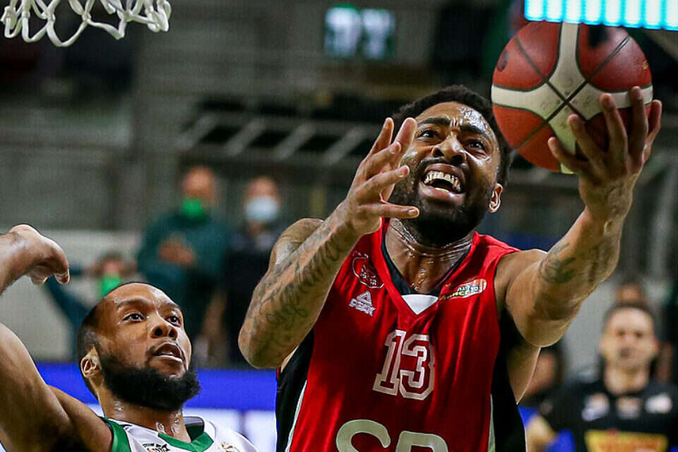 Hapoel Tel Aviv: James Young signed for another season | Israel Today - The  Limited Times