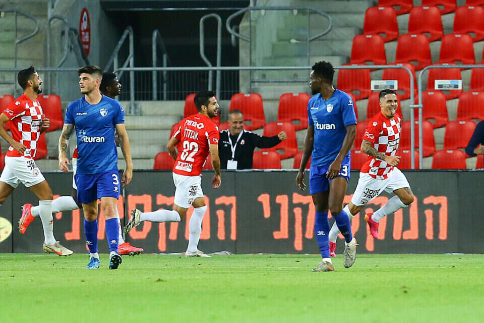 הפועל ב"ש חוגגת ניצחון , לירון מולדובן