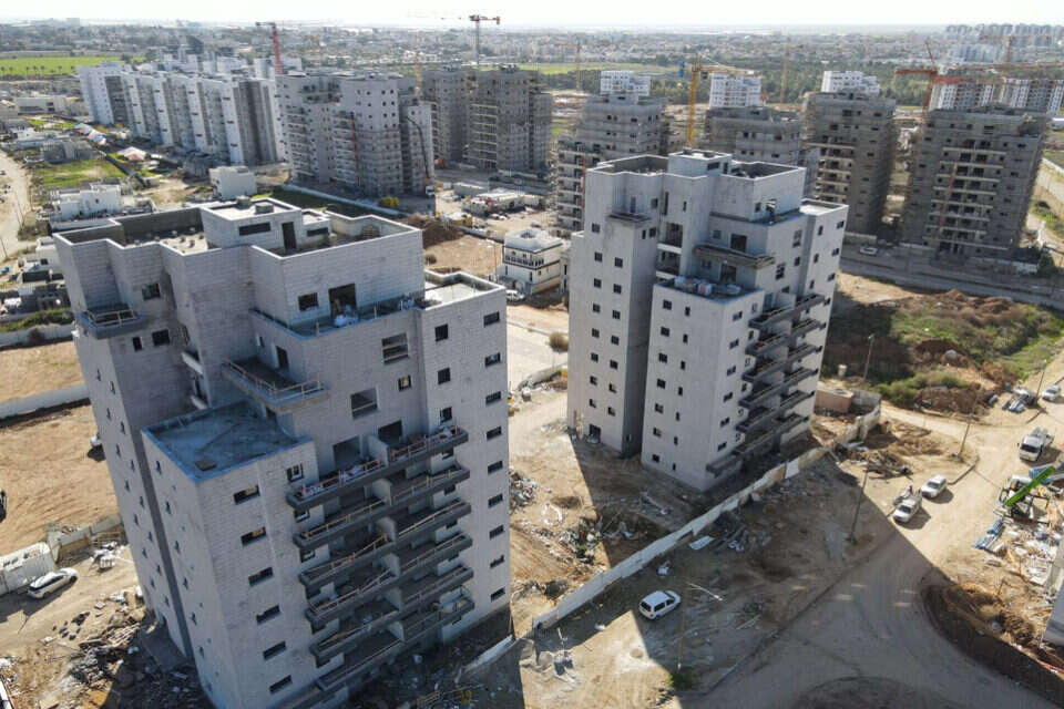 בניה חדשה, ארכיון , בן זנזורי