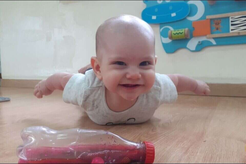 "הכול כדי שתמשיך לזרוח ולהאיר לנו את החיים". שחר ,
