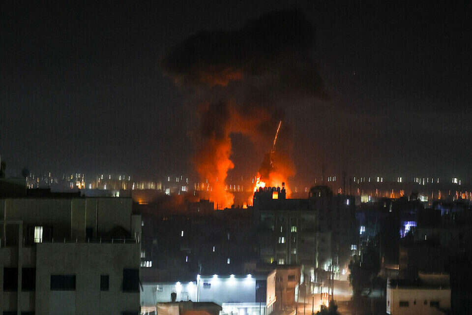 תקיפת חיל האוויר ברצועת עזה הלילה // צילום: אי.אף.פי ,