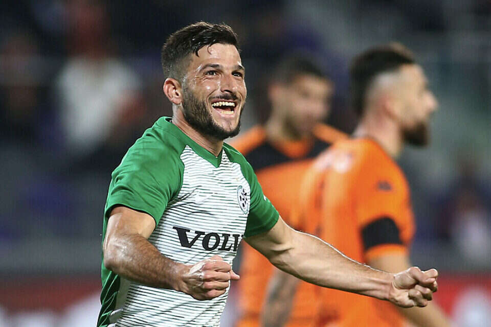 יובל אשכנזי ממשיך בירוק , אלן שיבר