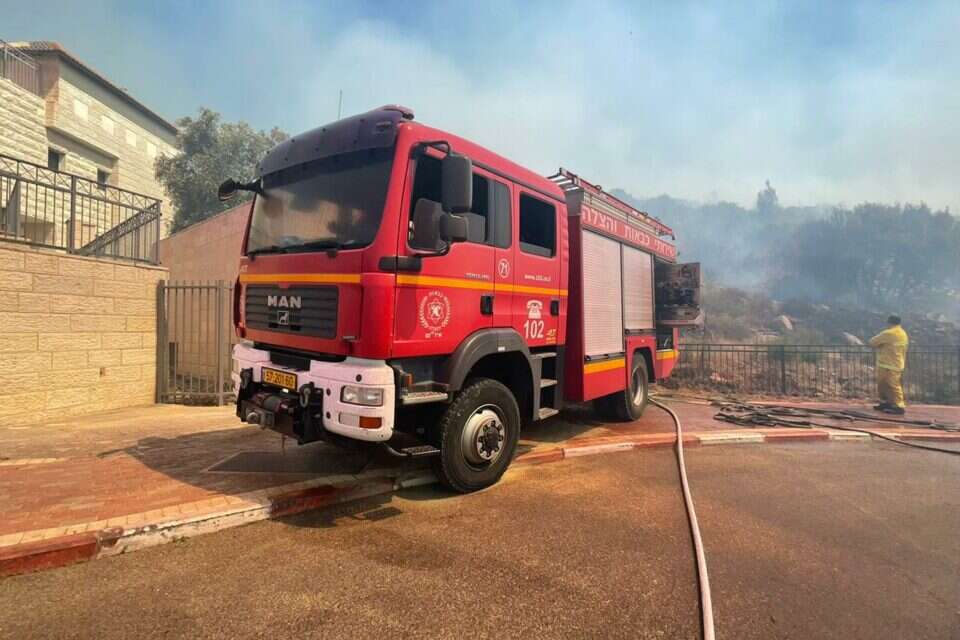 לוחמי האש בצור הדסה , צילום: כבאות והצלה מחוז ירושלים
