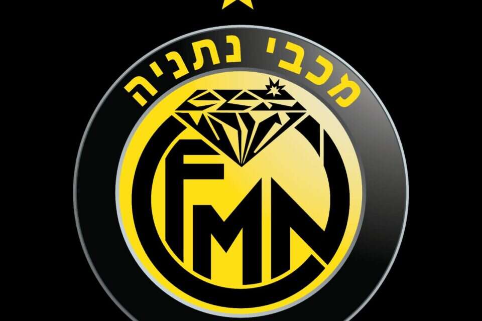 הקהל זעם על שינוי הסמל מכבי נתניה תאפשר לאוהדים לבחור אחד חדש