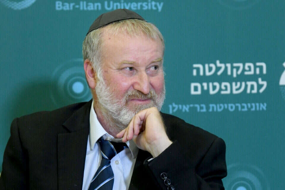 היועמ"ש מנדלבליט. "ממה הוא חושש?" , יוסי זליגר