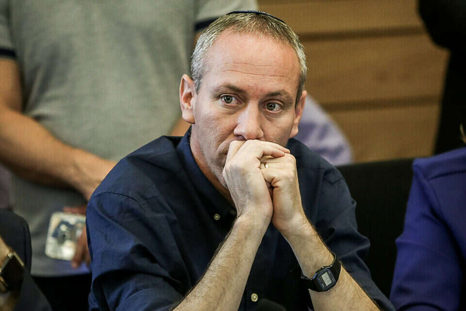 שר התרבות והספורט חילי טרופר , אורן בן חקון