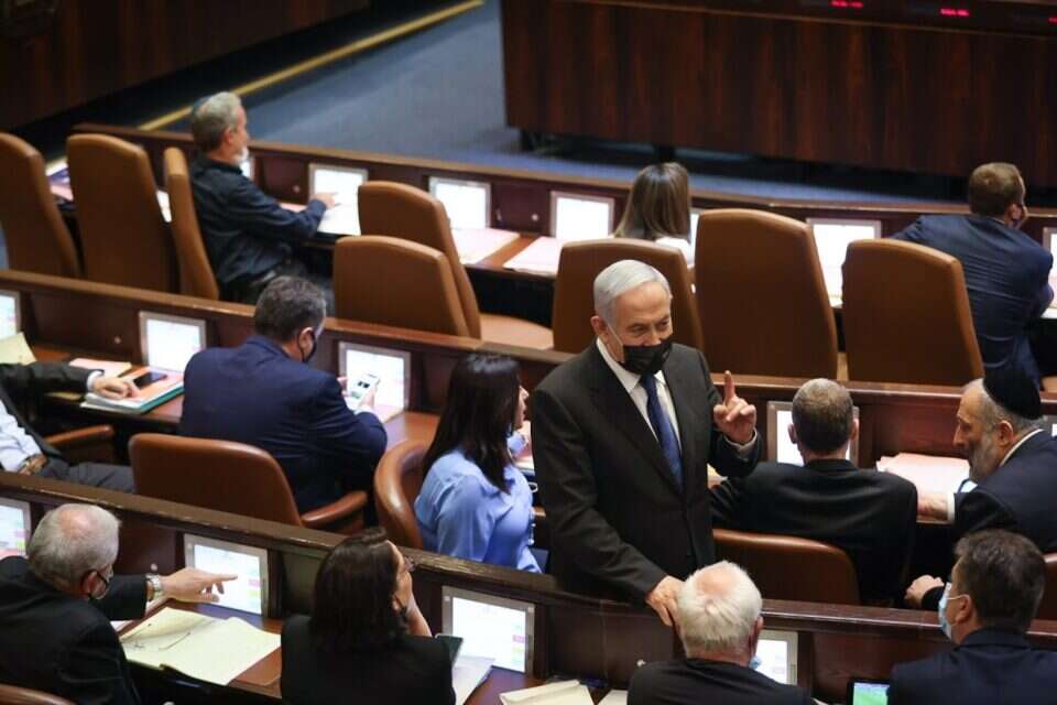 נתניהו בזמן ההצבעות ,