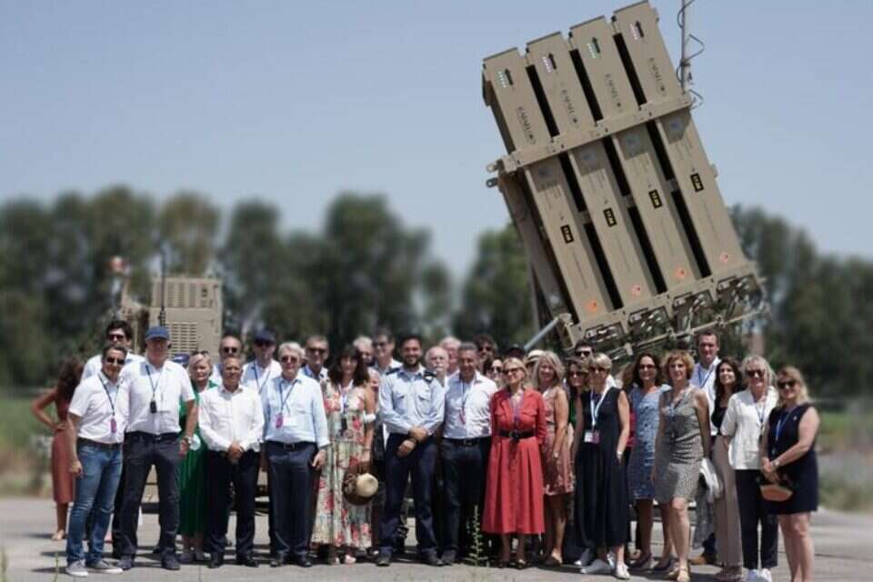 חברי הפרלמנט הצרפתי, בביקור בבסיס כיפת ברזל , נועם שוגנובסקי/ELNET