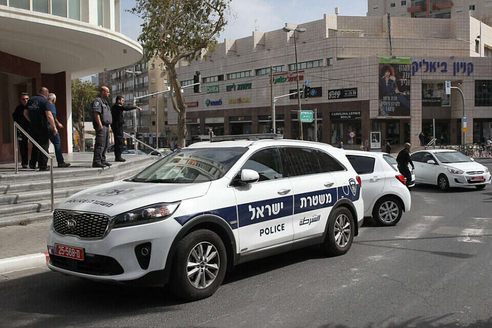 ניידת משטרה (ארכיון) , ארכיון: קוקו